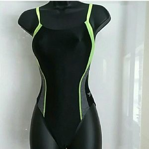 Speedo 1 piece swim suit size XS